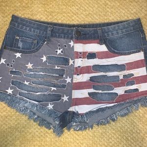 On Twelfth size 11 shorts